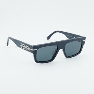 Fendi FE40091U 90A Sunglasses Blue Square Frame, Blue Lenses